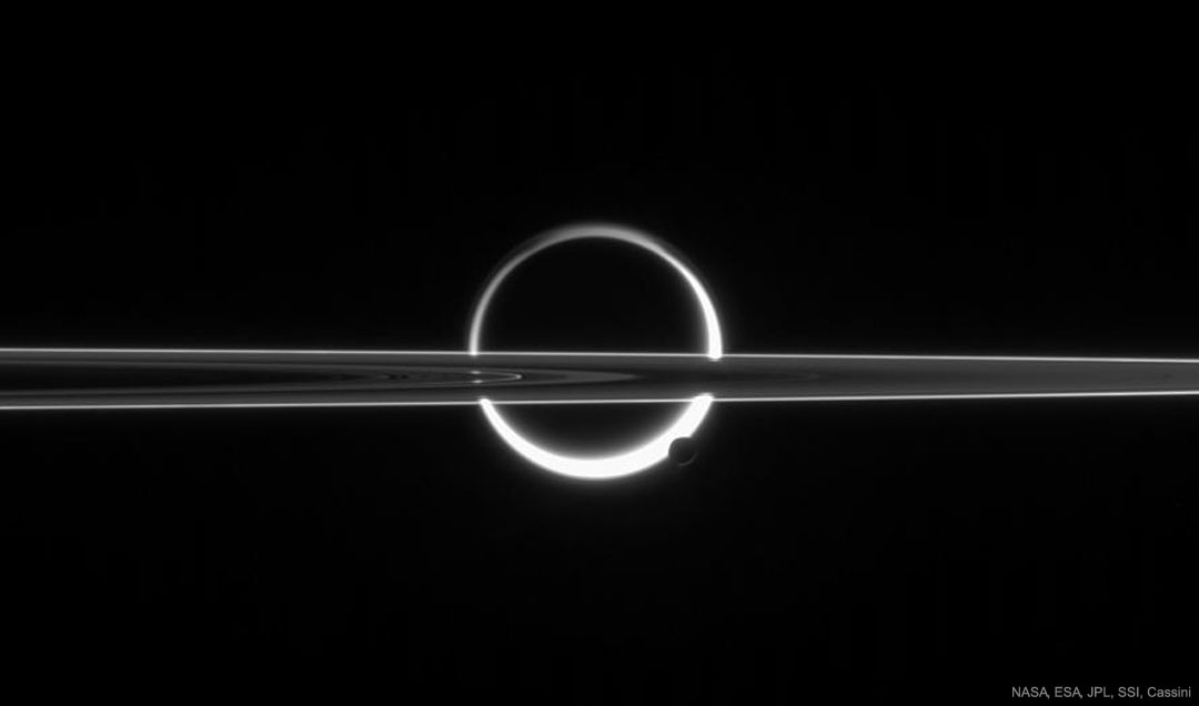 土星，土卫六，光环和雾霾