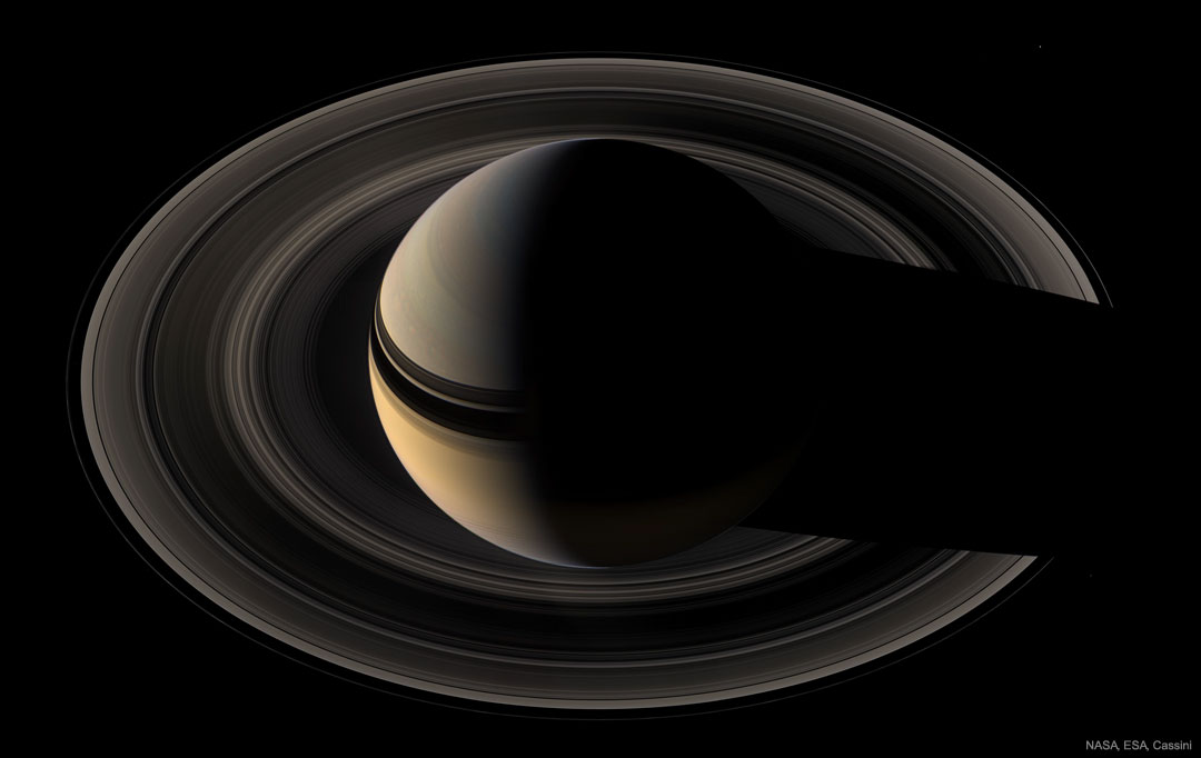  055 - SRPANJ 2019. CrescentSaturn_cassini_1080