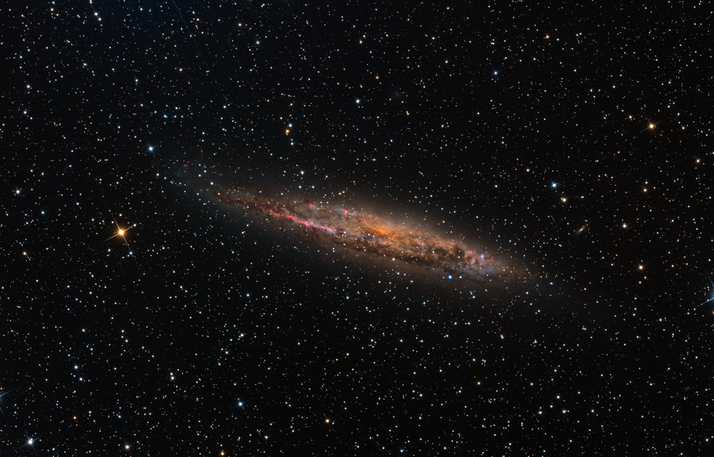 附近的螺旋星系NGC 4945