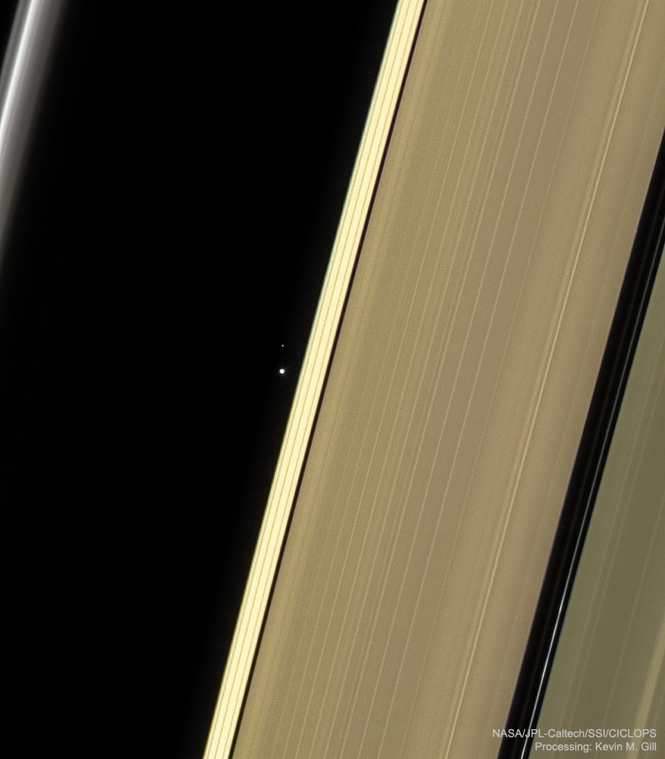 64 - MAJ - 2020. SaturnEarthMoon_Cassini_960