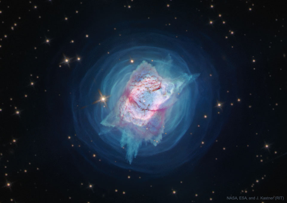 哈勃拍摄的明亮的行星状星云NGC 7027