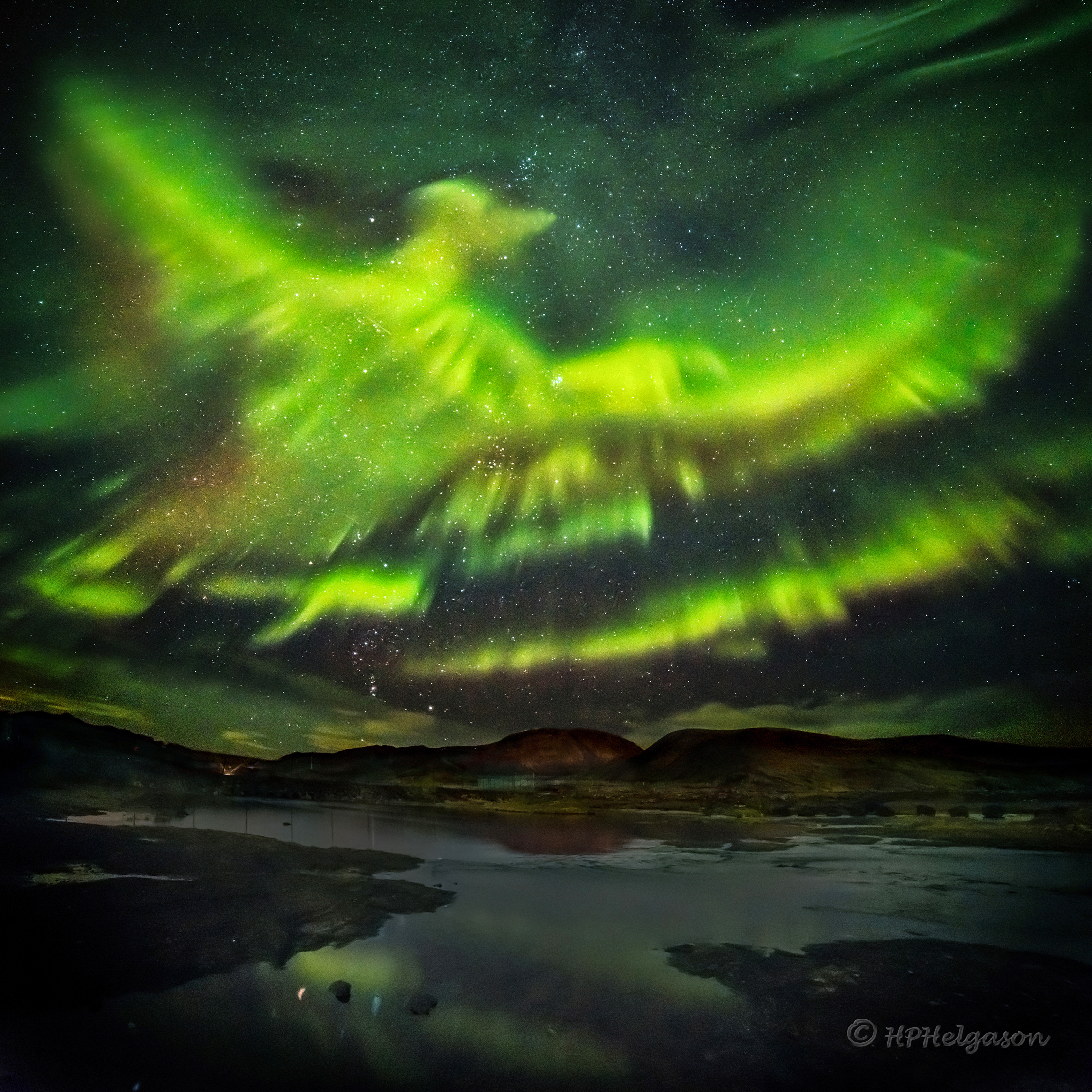 冰岛上空的凤凰极光