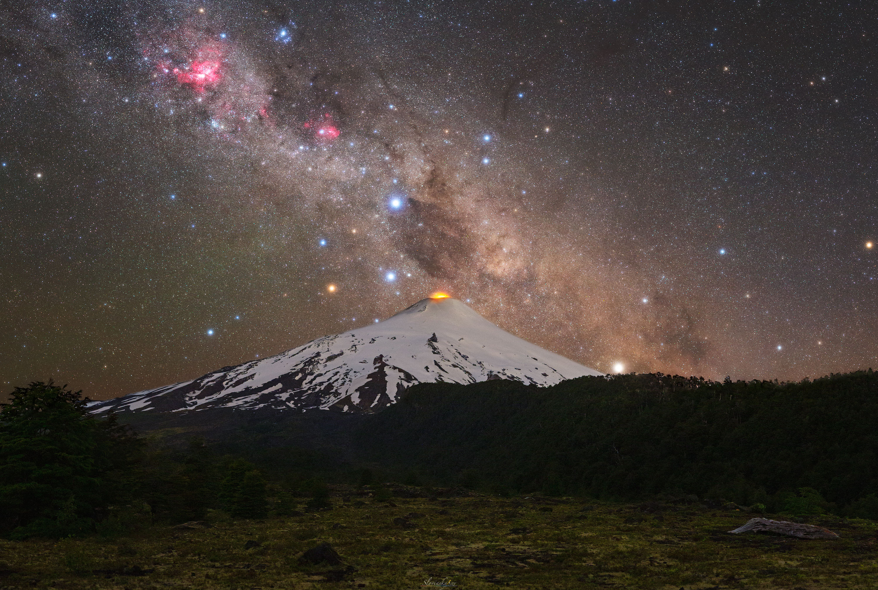 智利火山上空的南十字星