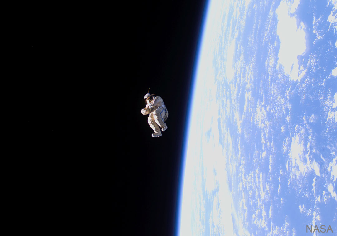 SuitSat 1: Un traje espacial flotando libremente