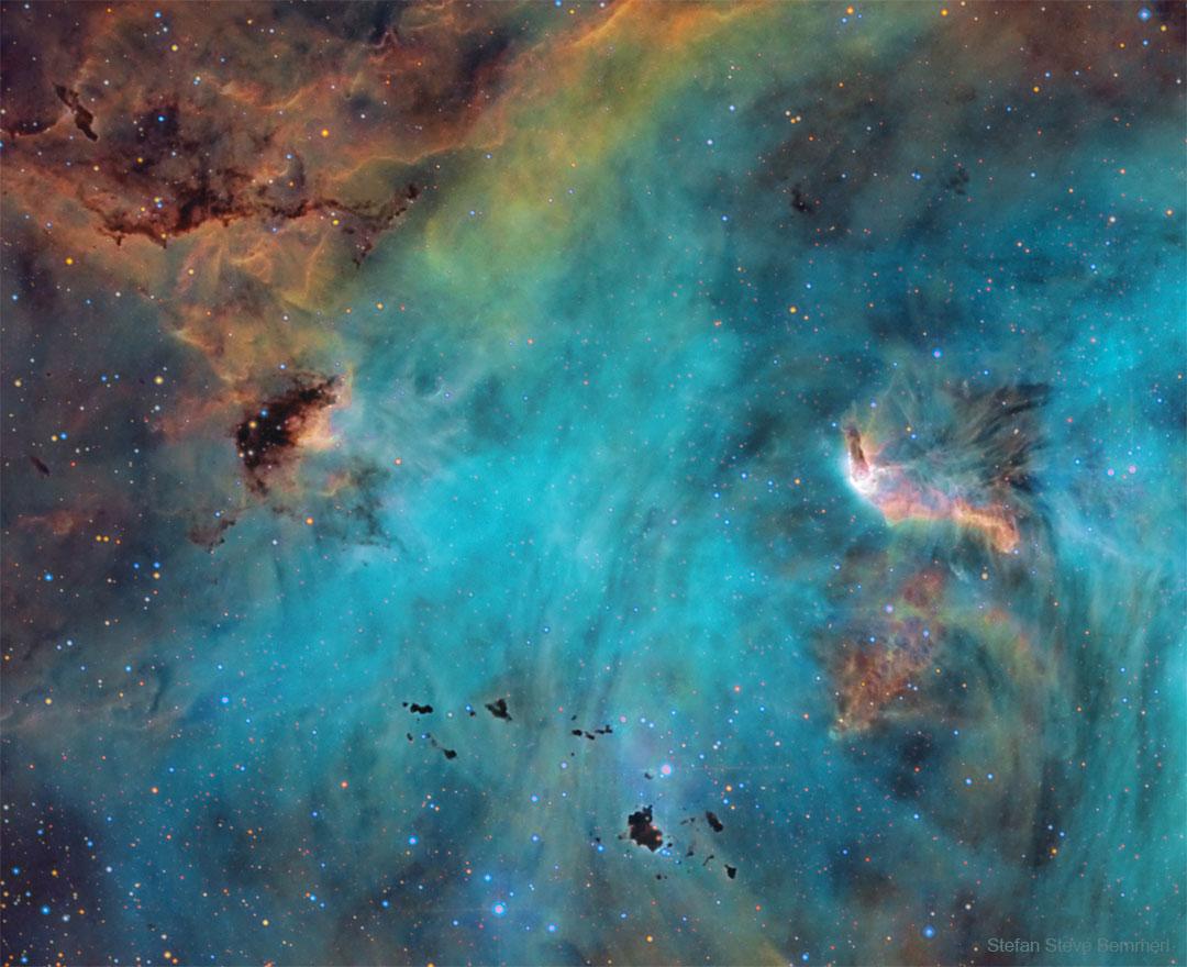Estrellas y glóbulos en la nebulosa de la Gallina Corredora