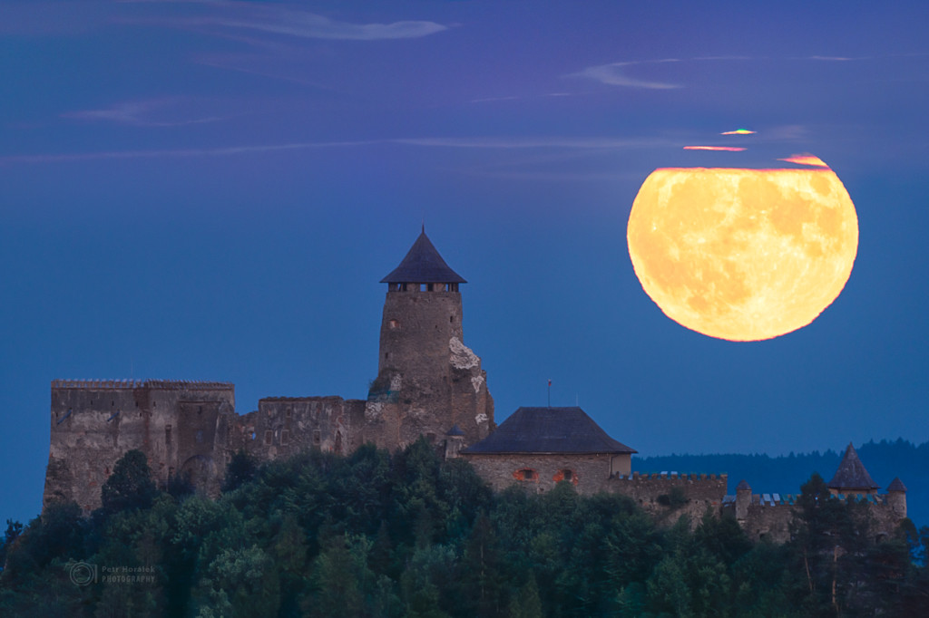 卢布尔雅那城堡和满月