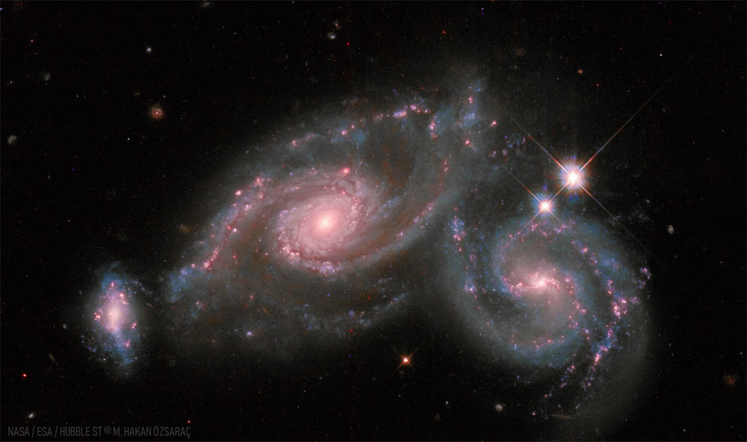 每日星空：Arp 274的碰撞螺旋星系