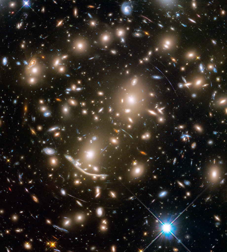 Cúmulo de galaxias Abell 370 y más allá