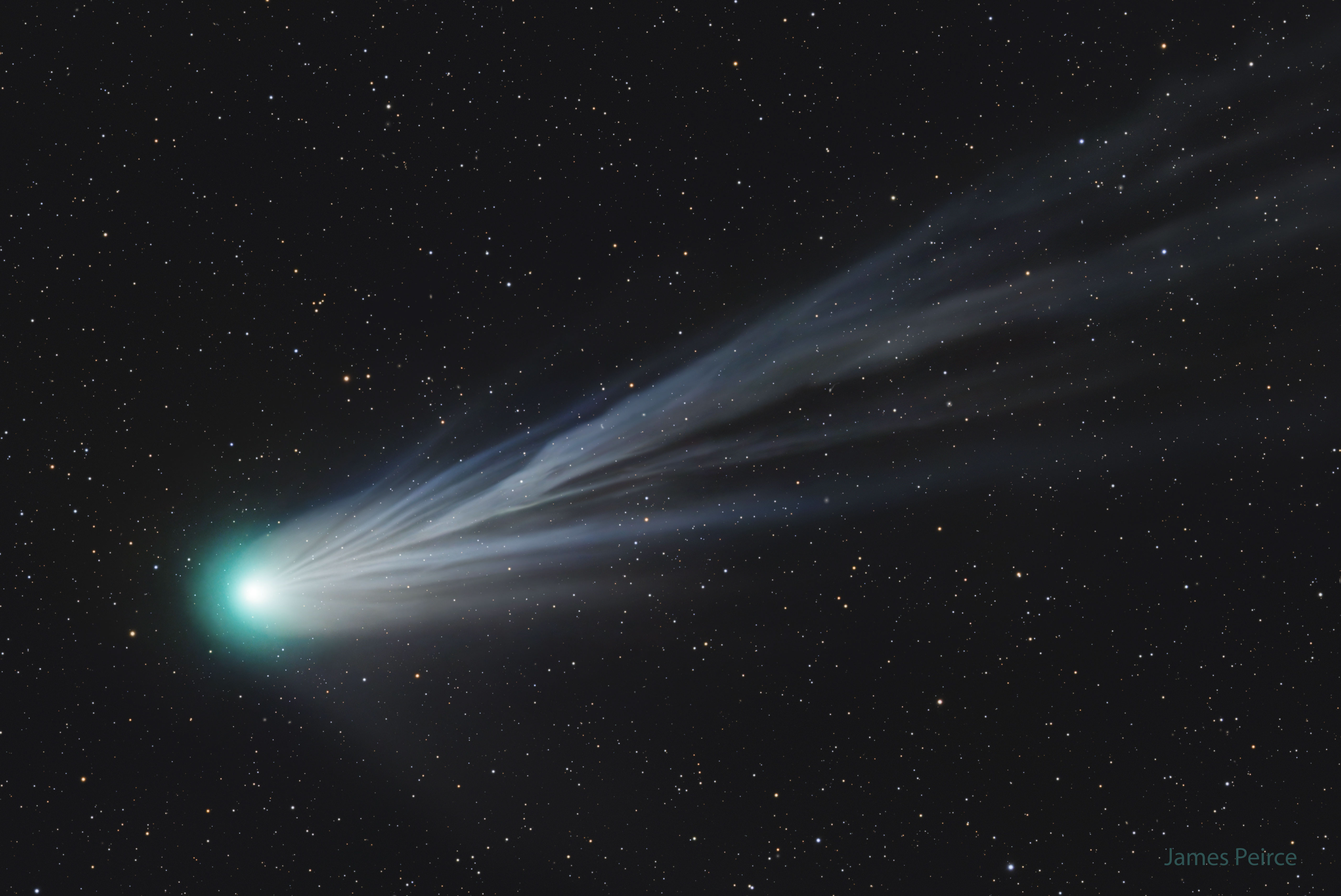 Cola de iones del cometa Pons-Brooks