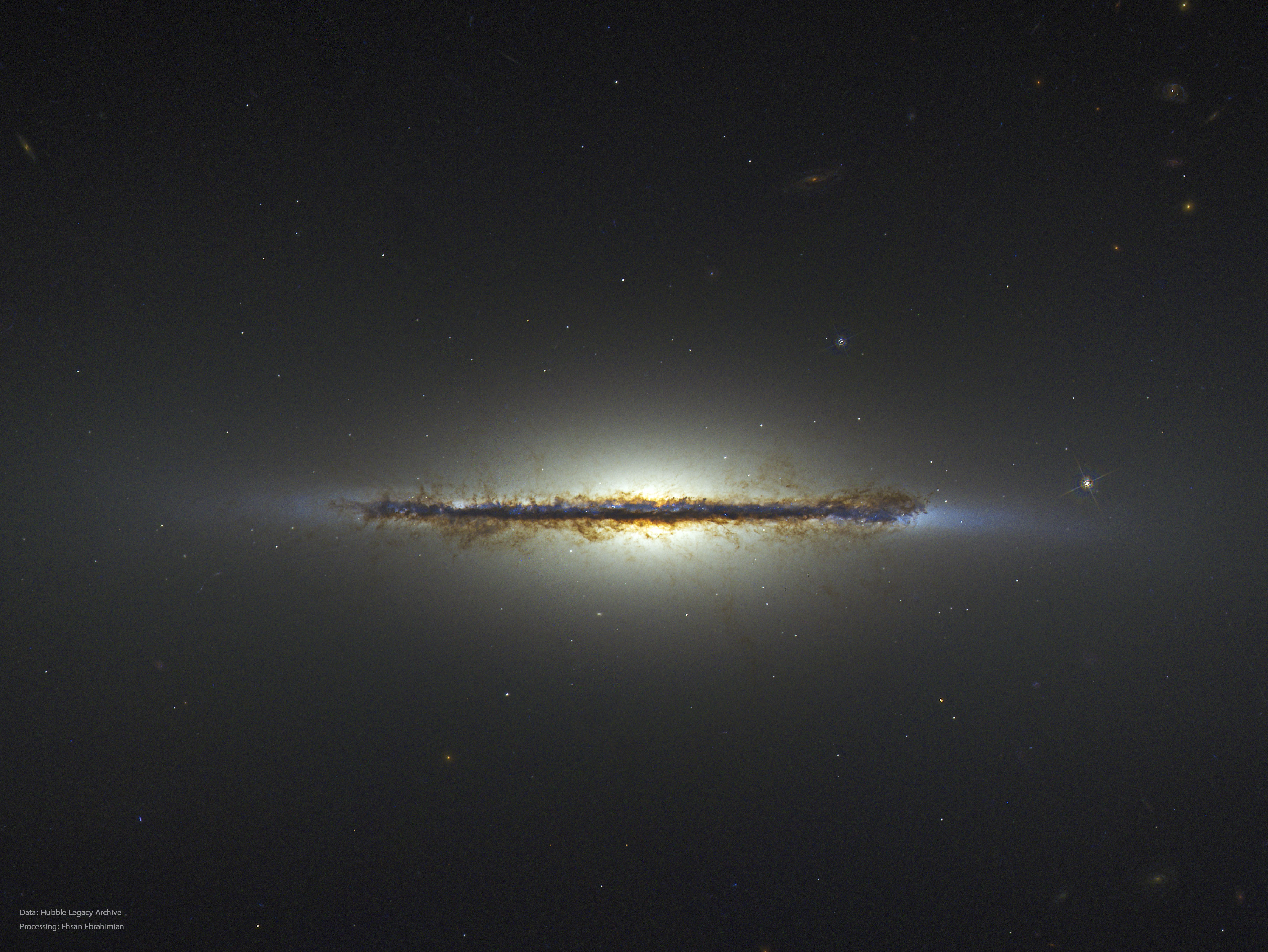 M102; Galaxia de disco de borde