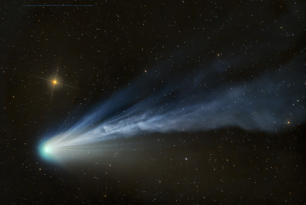 El cometa Pons-Brooks de noche