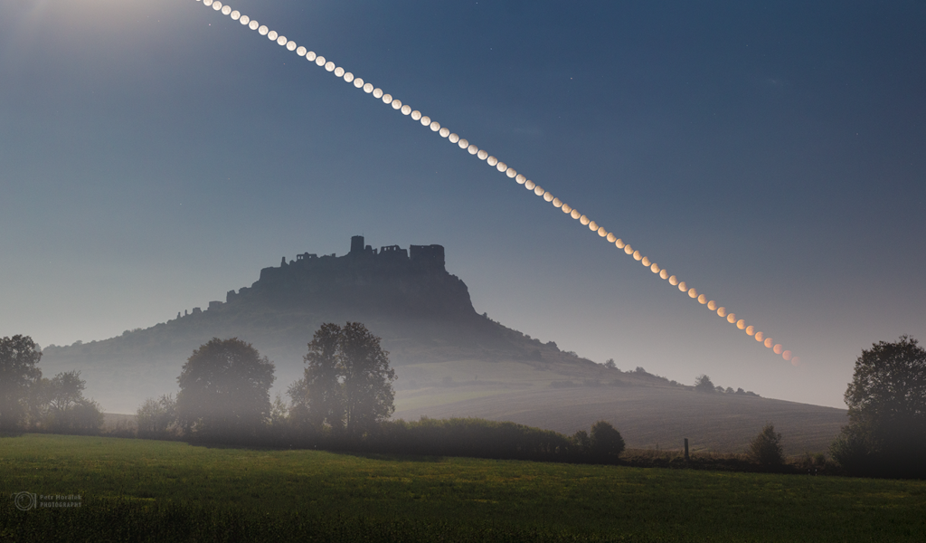 Una nebulosa luna de cosecha