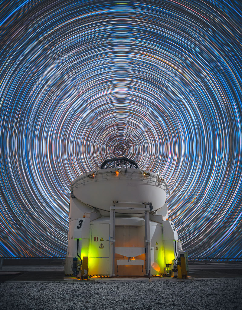 The Sky Turns Above Paranal