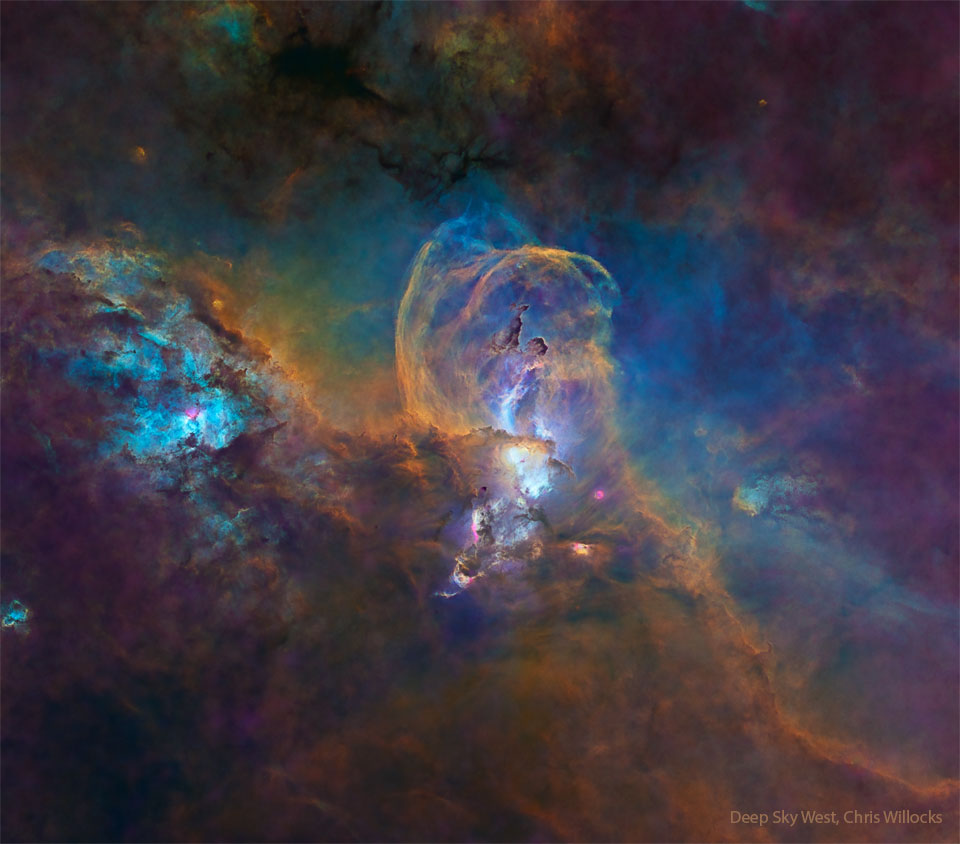 The featured image shows the star forming nebula NGC 3576 in
multiple false colors. A central dust structure may appear similar to
the Statue of Liberty.
Please see the explanation for more detailed information.